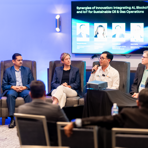 conference keynote, networking session at a business transformation forum, digital transformation event